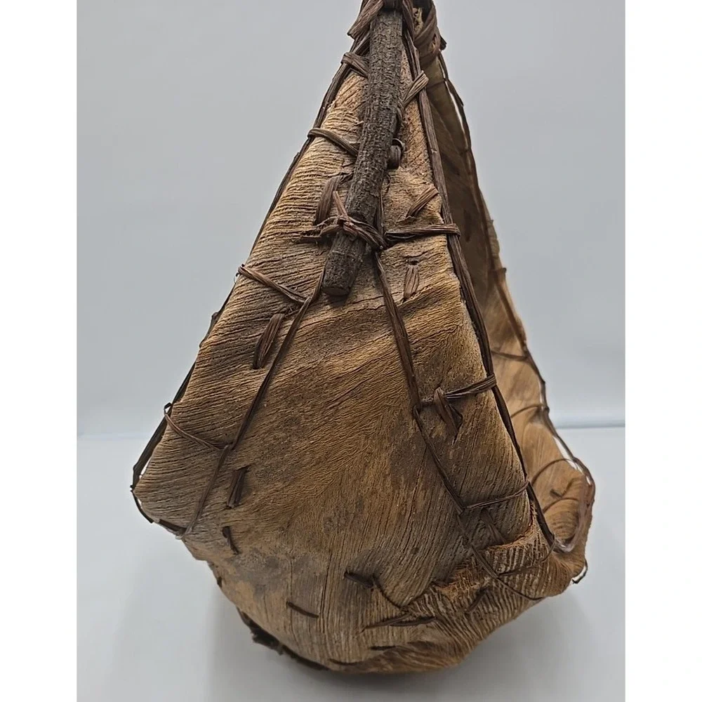 Vintage‎ Southwest Indian Spirit Palm Husk Handmade Basket